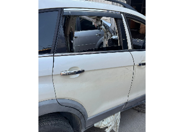 Chevrolet captiva c100 çıkma orjinal hatasız sağ arka kapı(sedefli beyaz)