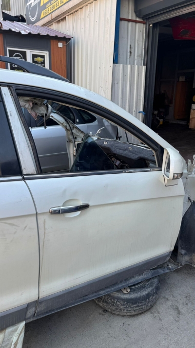 Chevrolet captiva c100 çıkma orjinal hatasız sol arka kapı (sedefli beyaz)