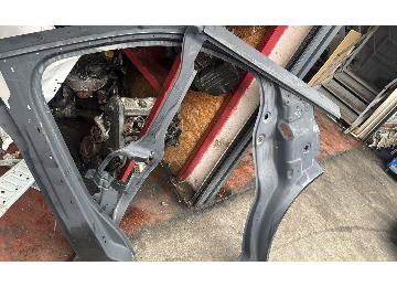 Ford courier sıfır orjinal sağ çeyrek sacı