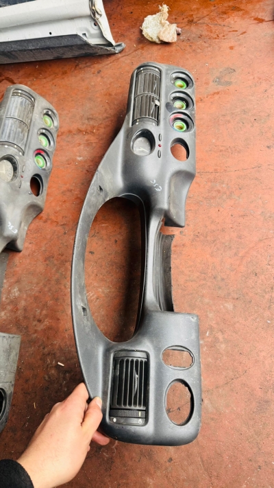 Ford escort çıkma orjinal km saat çerçevesi tertemiz